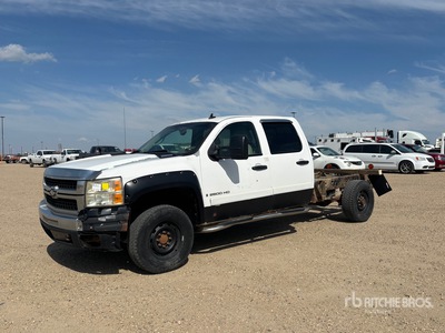 2008 Chevrolet Silverado 2500HD LT 4x4 Crew Cab Cab and Chassis