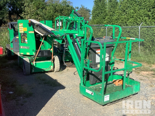 ELEVADOR ARTICULADO 2015 JLG E300AJ