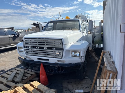1982 Ford F-600 4x2 Kraftstoff-Tankwagen