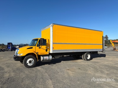 2019 International 4300 4x2 Furgoneta caja cerrada