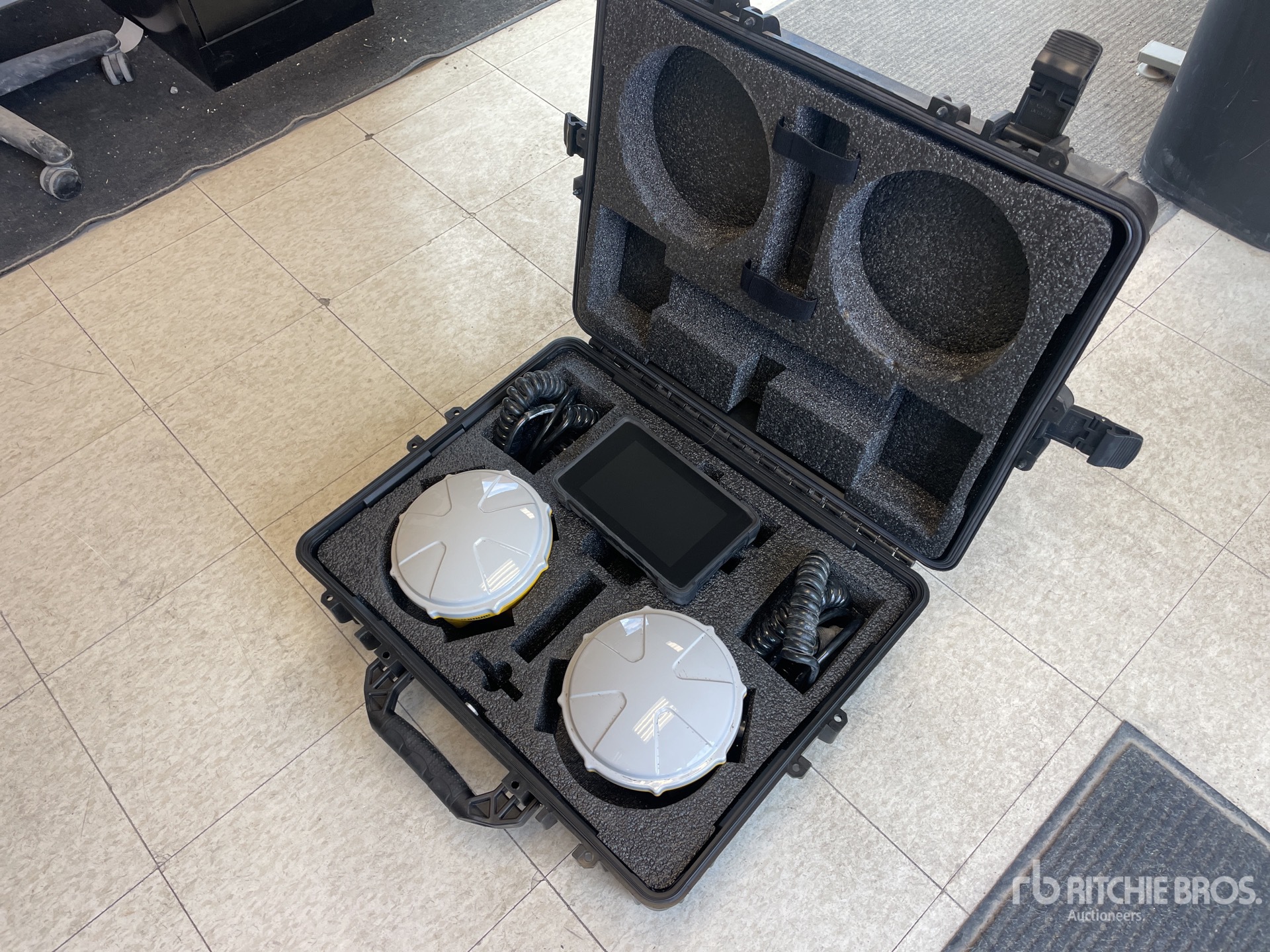 Trimble GPS System 21 X 24 x 10