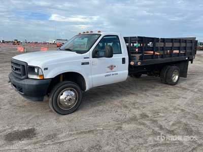 2004 Ford F-550 4x2 Flatbed Truck