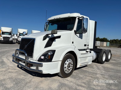 2018 Volvo VNL 6x2 Ciągnik siodłowy T/A z kabiną dzienną