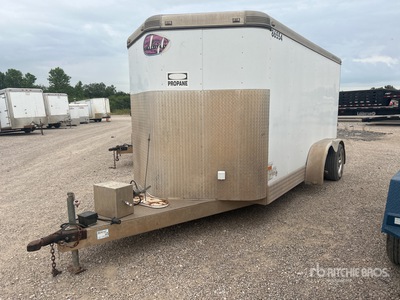 2015 Sundowner 15 ft T/A Crew Enclosed Trailer