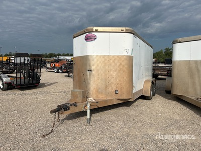2015 Sundowner 15 ft T/A Crew Enclosed Trailer