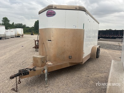 2015 Sundowner 15 ft T/A Crew Enclosed Trailer