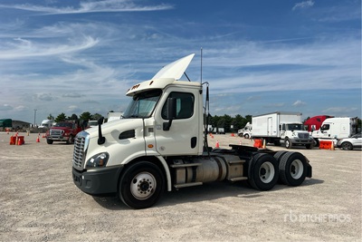 2018 Freightliner Cascadia 113 6x4 Day Cab Truck Tractor
