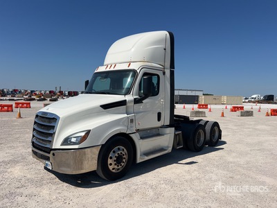 2019 Freightliner Cascadia 126 6x4 Day Cab Truck Tractor