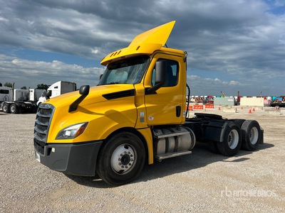 2019 Freightliner Cascadia 126 6x4 T/A Day Cab Truck Tractor
