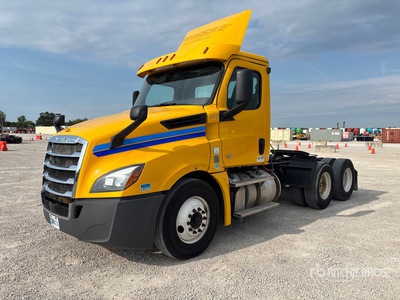2019 Freightliner Cascadia 126 6x4 تراكتور شاحنة نهارية (ثنائية المحور)