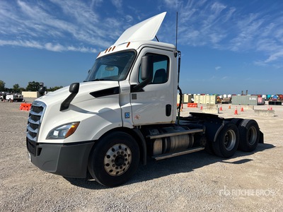 2020 Freightliner Cascadia 116 6x4 T/A Day Cab Truck Tractor