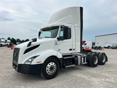 2020 Volvo VNL300 6x4 T/A Day Cab Truck Tractor