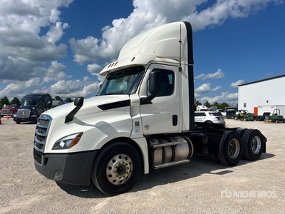 2018 Freightliner Cascadia 126 6x4 Cabeza Tractora Cabina Corta