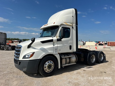2018 Freightliner Cascadia 126 6x4 Cabeza Tractora Cabina Corta