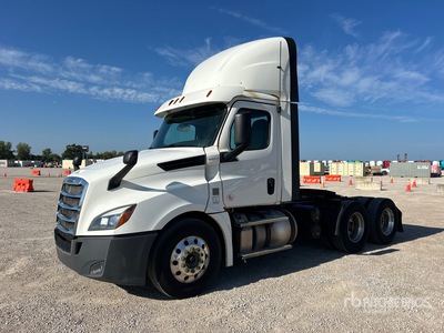 2018 Freightliner Cascadia 126 6x4 T/A Day Cab Truck Tractor