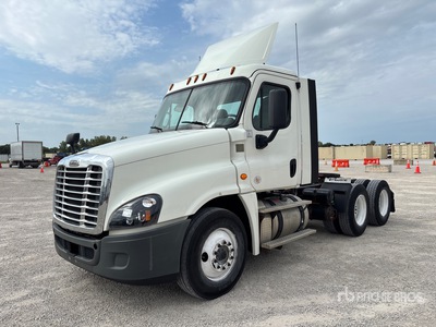 2018 Freightliner Cascadia 125 6x4 T/A Day Cab Truck Tractor