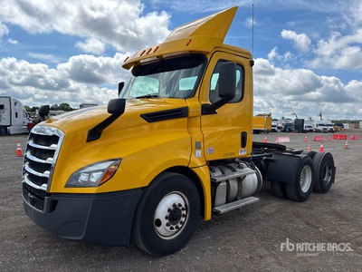 2019 Freightliner Cascadia 126 6x4 T/A Day Cab Truck Tractor