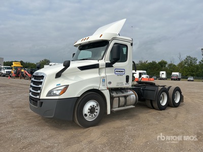 2019 Freightliner Cascadia 126 6x4 T/A Day Cab Truck Tractor