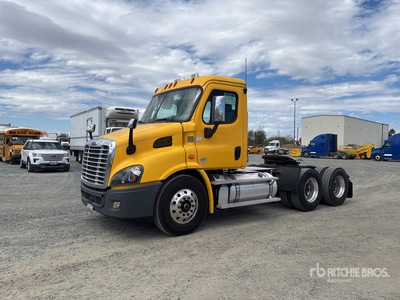 2019 Freightliner Cascadia 113 6x4 Ciągnik siodłowy T/A z kabiną dzienną