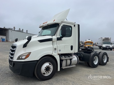 2018 Freightliner Cascadia 126 6x4 Cabeza Tractora Cabina Corta