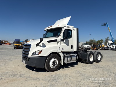 2018 Freightliner Cascadia 126 6x4 Cabeza Tractora Cabina Corta