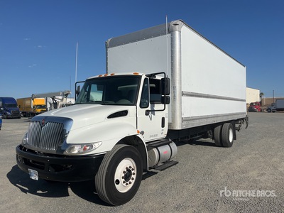 2019 International 4300 4x2 Furgoneta caja cerrada