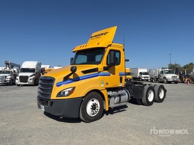 2020 Freightliner Cascadia 126 6x4 T/A Day Cab Truck Tractor