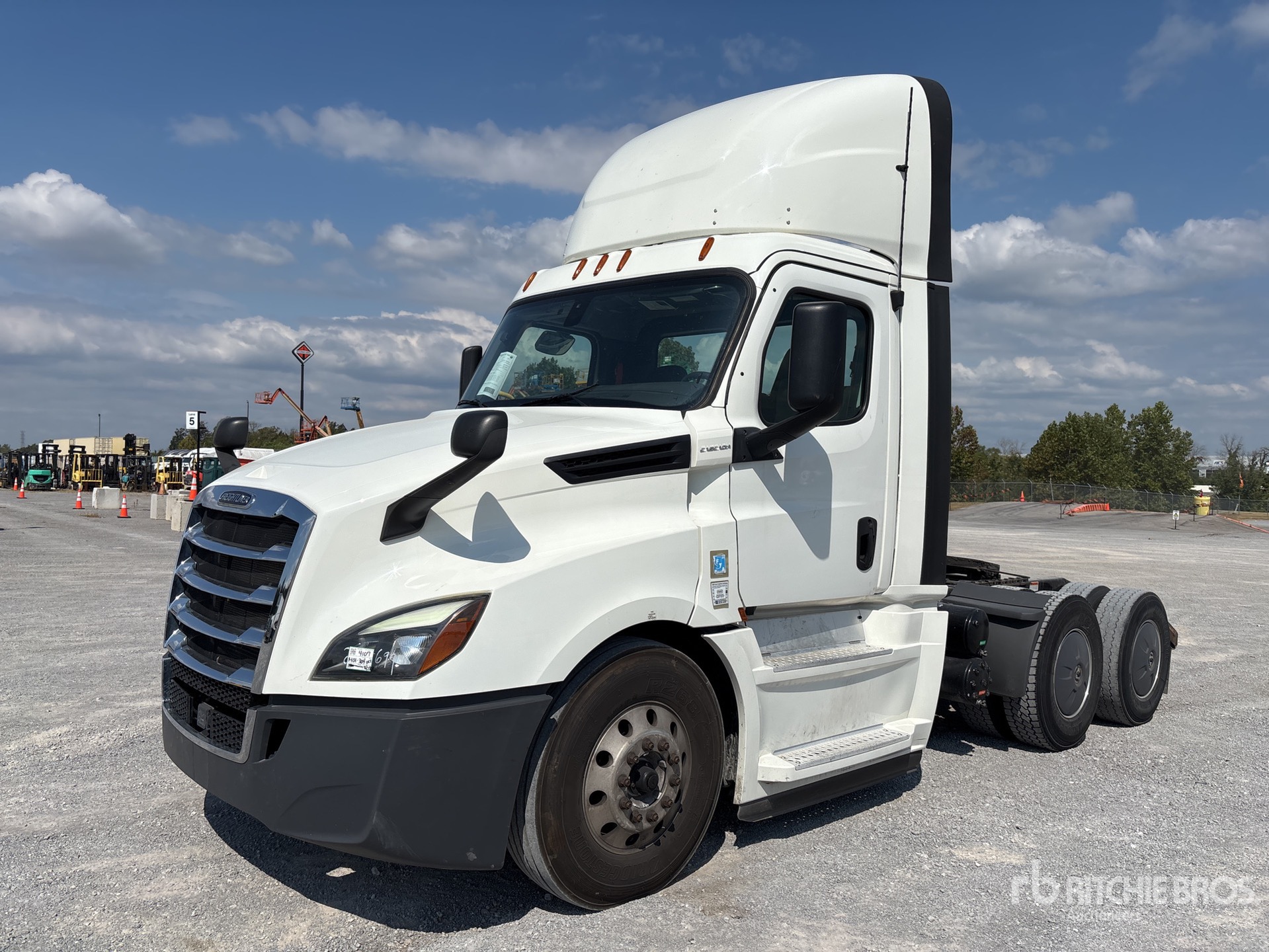 2020 Freightliner Cascadia 126 6x4 トラックトラクター（T/A）