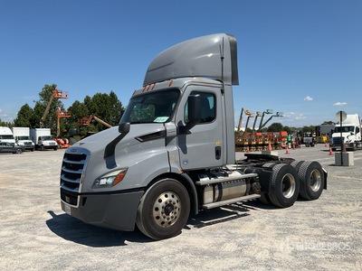 2019 Freightliner Cascadia 116 6x4 T/A Day Cab Truck Tractor