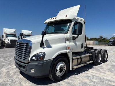 2017 Freightliner Cascadia 125 6x4 T/A Day Cab Truck Tractor
