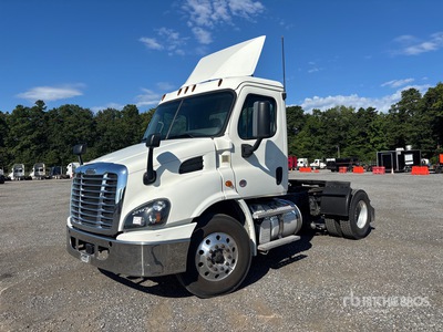 2019 Freightliner Cascadia 113 4x2 S/A Dagcabine Trekker