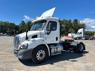 2018 Freightliner Cascadia 113 S/A Day Cab Truck Tractor