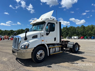 2017 Freightliner Cascadia 113 4x2 S/A Day Cab Truck Tractor