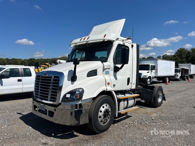 2017 Freightliner Cascadia 113 4x2 Cabeza Tractora Cabina Corta