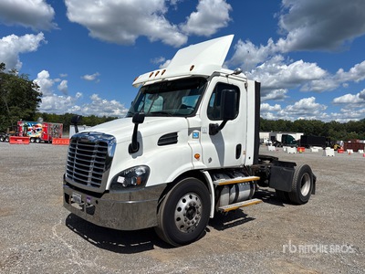 2017 Freightliner Cascadia 113 4x2 S/A Day Cab Truck Tractor