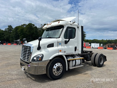 2017 Freightliner Cascadia 113 4x2 S/A Day Cab Truck Tractor