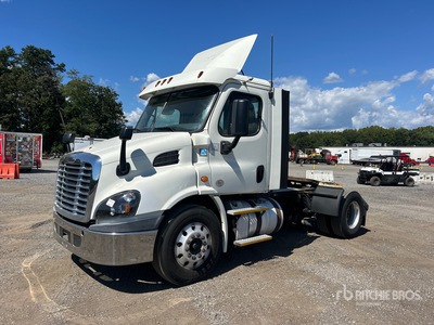 2017 Freightliner Cascadia 113 4x2 S/A Day Cab Truck Tractor