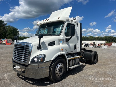 2017 Freightliner Cascadia 113 4x2 S/A Dagcabine Trekker
