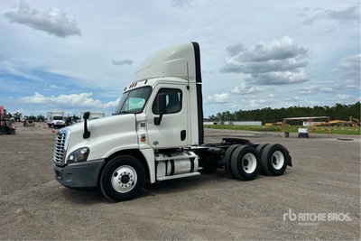 2016 Freightliner Cascadia 125 6x4 T/A Day Cab Truck Tractor