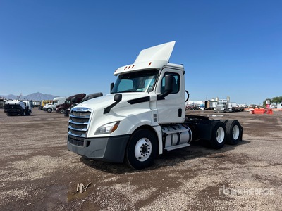 2020 Freightliner Cascadia 126 6x4 T/A Day Cab Truck Tractor
