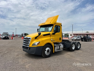 2019 Freightliner Cascadia 126 6x4 Day Cab Truck Tractor