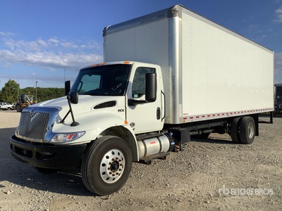 2023 International MV607 4x2 Furgoneta caja cerrada