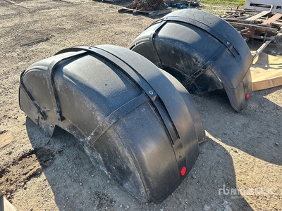 Quantity of (4) 28 in Tire Fenders モーターグレーダー　その他のアタッチメント