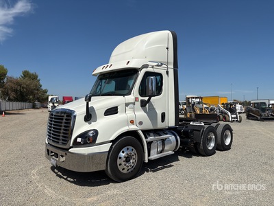 2018 Freightliner Cascadia 113 6x4 T/A Day Cab Truck Tractor