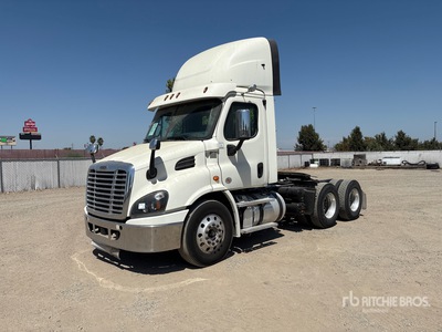 2018 Freightliner Cascadia 113 6x4 T/A Day Cab Truck Tractor