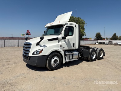2018 Freightliner Cascadia 126 6x4 T/A Day Cab Truck Tractor