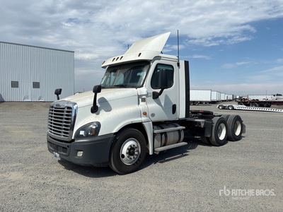 2019 Freightliner Cascadia 125 6x4 Ciągnik siodłowy T/A z kabiną dzienną