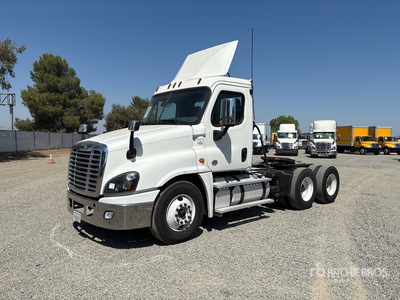 2018 Freightliner Cascadia 125 6x4 Ciągnik siodłowy T/A z kabiną dzienną