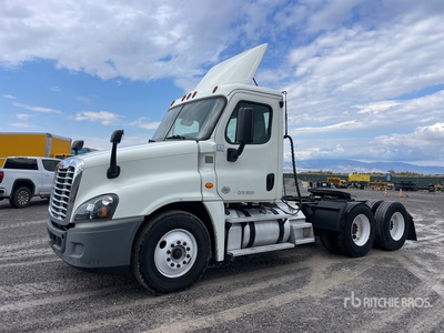 2018 Freightliner Cascadia 125 6x4 T/A Day Cab Truck Tractor