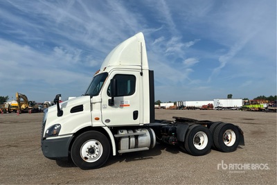 2018 Freightliner Cascadia 113 6x2 T/A Day Cab Truck Tractor